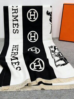 Hermès Monochromatic Horse Carriage H Logo Scarf